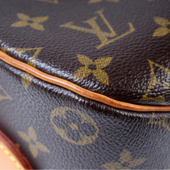 Louis Vuitton Blois crossbody handbag - Picture 7 of 15